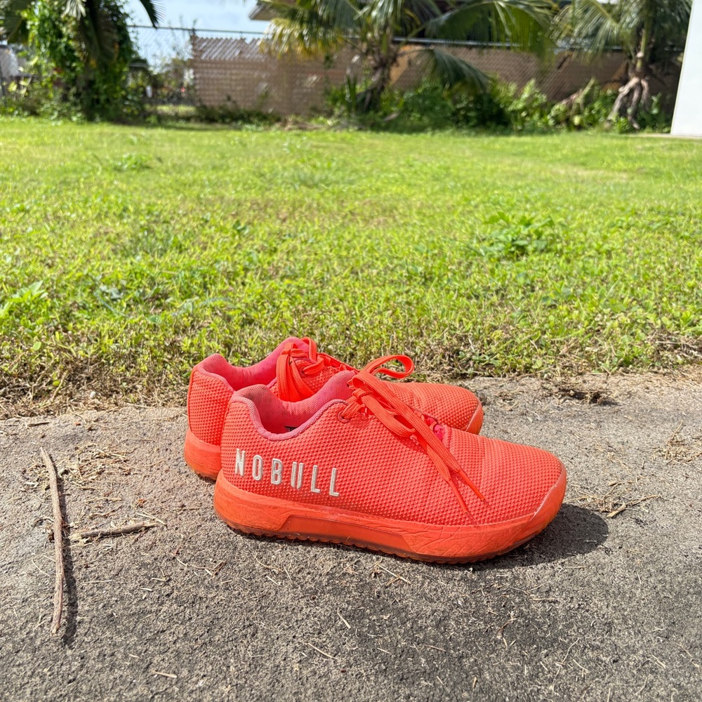 NOBULL unisex NEON Sneakers